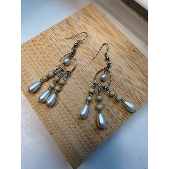 Vintage-Style Teardrop Dangle Earrings With Faux Pearl & Gold Beads Lightweight - Picture 5 of 6